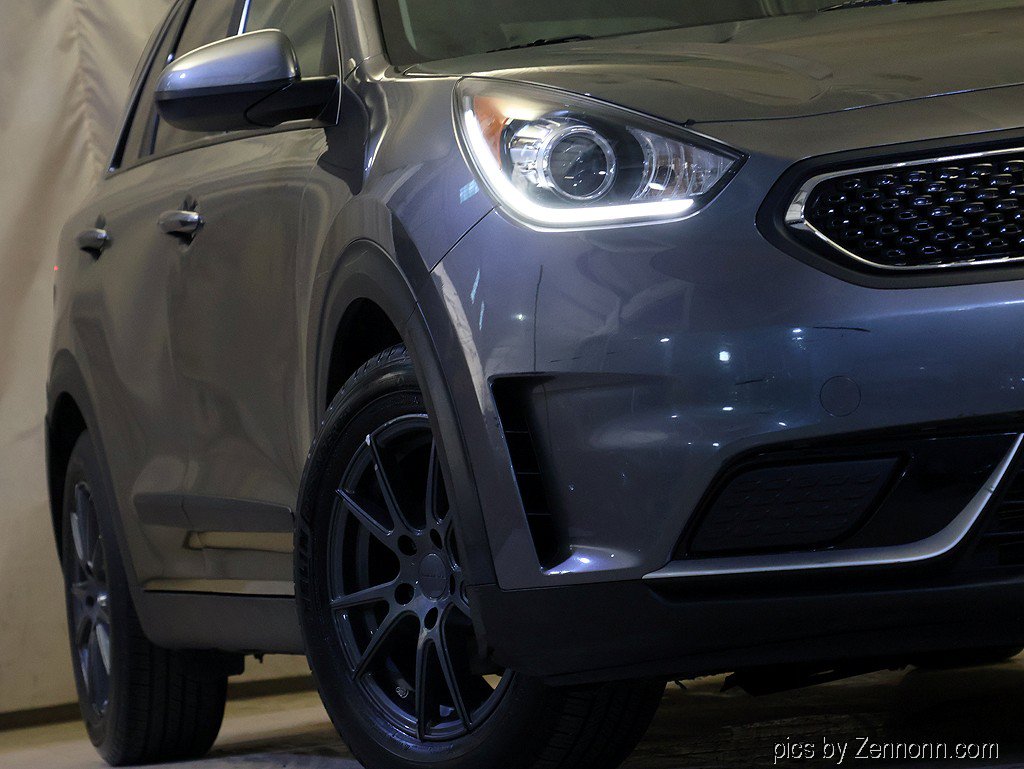 Used 2017 Kia Niro LX FWD image 4