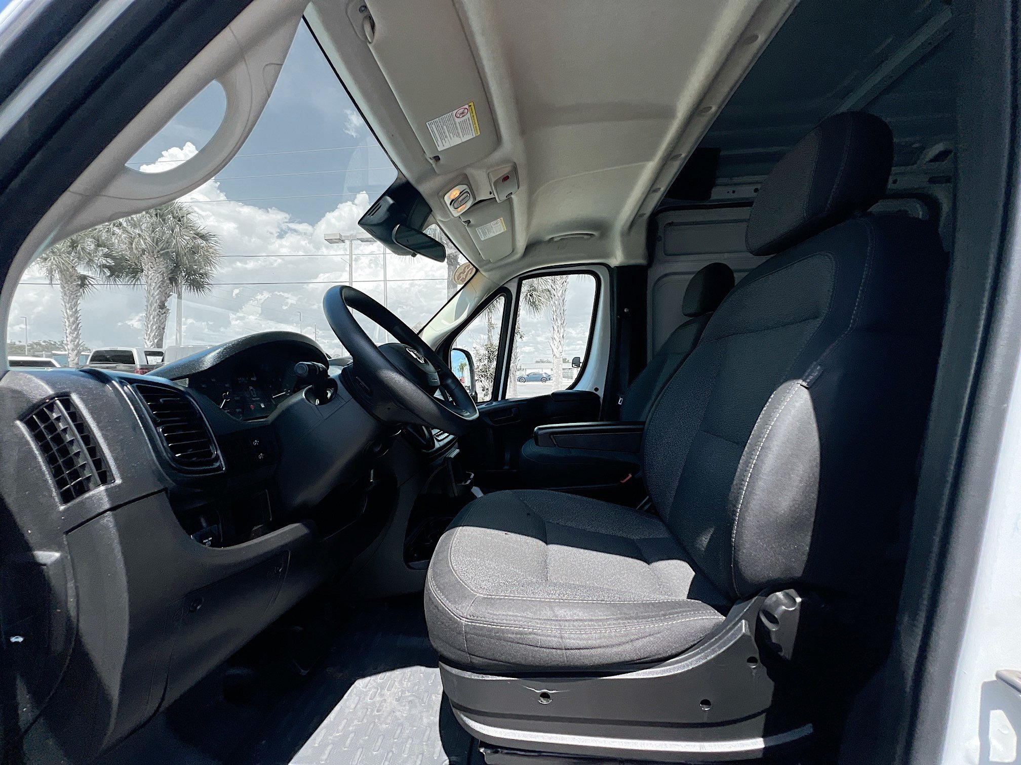 Used 2023 RAM ProMaster 2500 FWD image 14