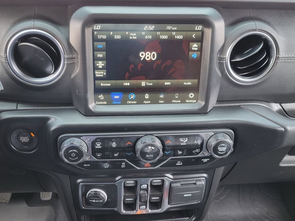Used 2022 Jeep Wrangler Unlimited Sahara w/ Cold Weather Group AWD/4WD image 9