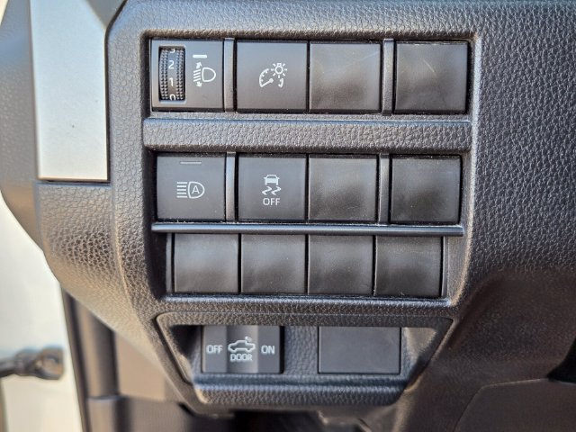 Used 2025 Toyota Tacoma SR5 AWD/4WD image 31