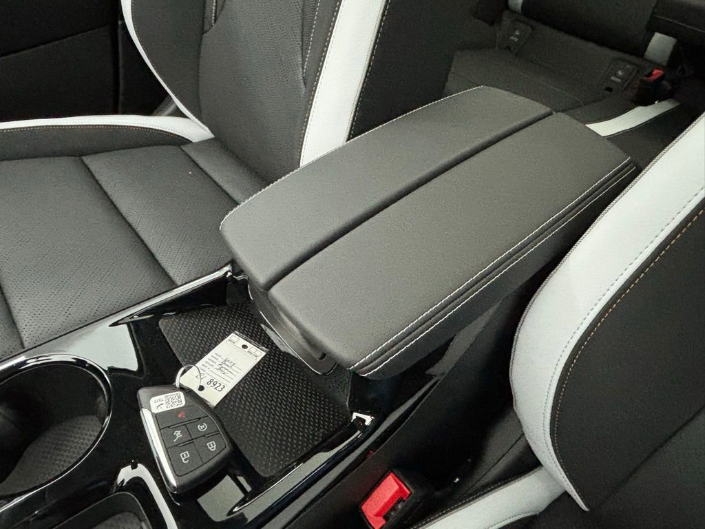 New 2025 Buick Envision Sport Touring image 31