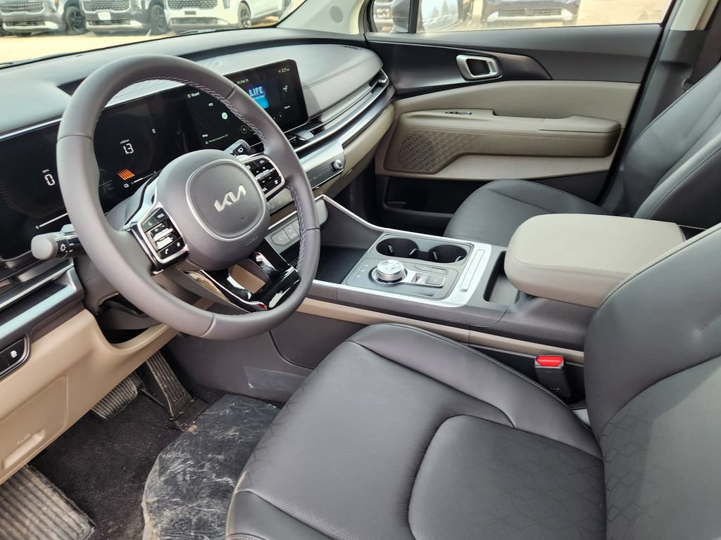 New 2026 Kia Carnival LXS FWD image 7