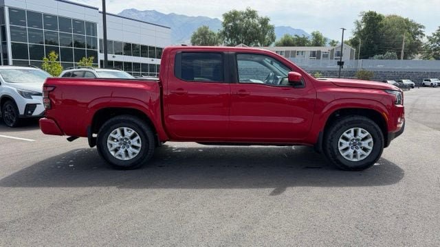 Used 2022 Nissan Frontier SV AWD/4WD image 2