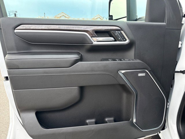 Used 2024 Chevrolet Silverado 3500 LTZ w/ LTZ Convenience Package RWD image 14