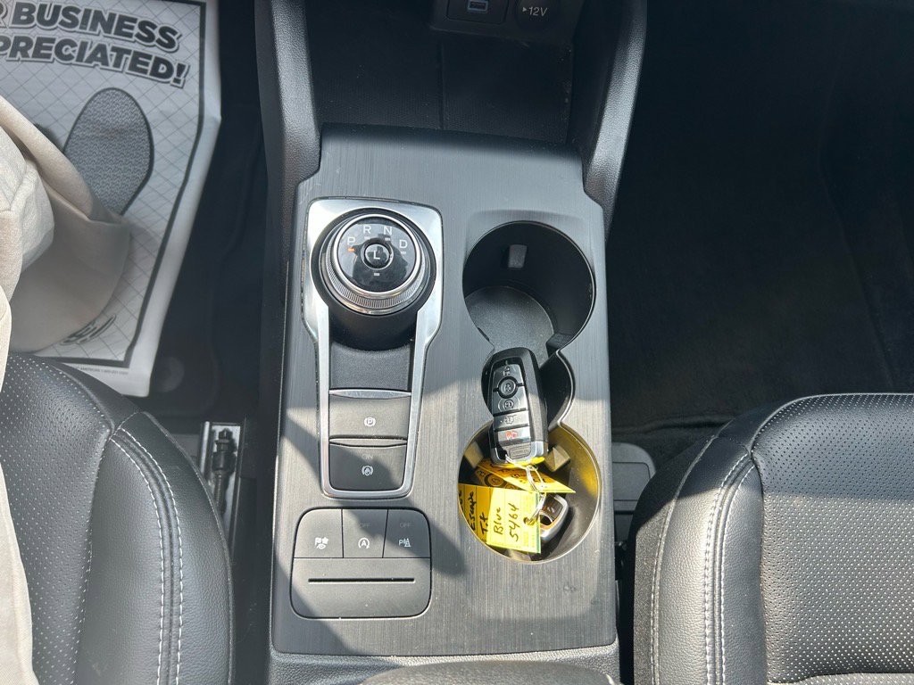 Used 2022 Ford Escape Titanium w/ Class II Trailer Tow Package image 25