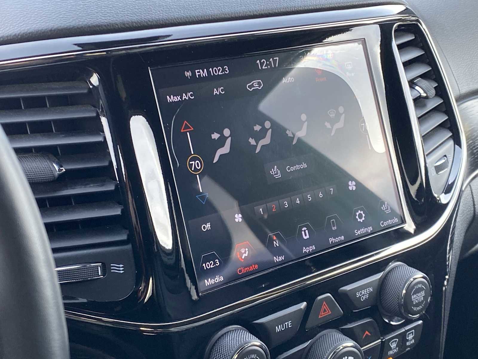 Used 2020 Jeep Grand Cherokee High Altitude image 28