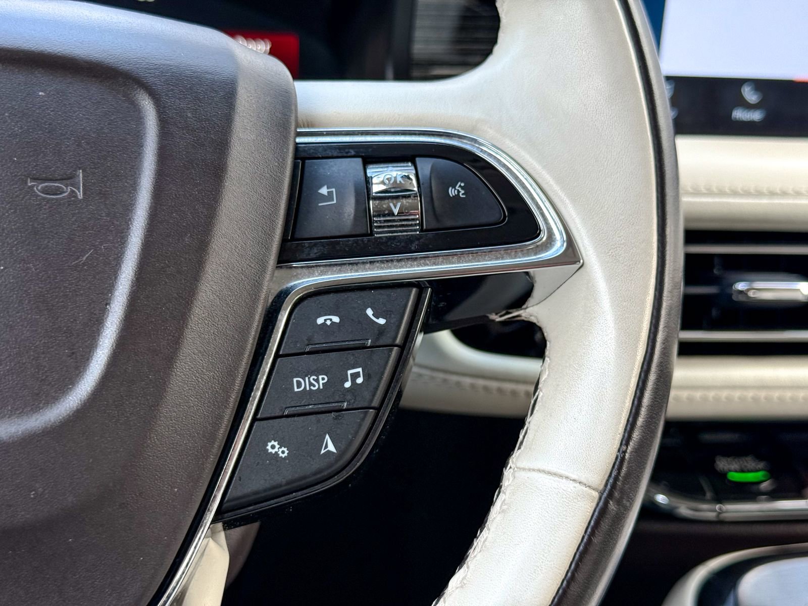 Used 2022 Lincoln Nautilus Black Label w/ Cargo Utility Package image 37