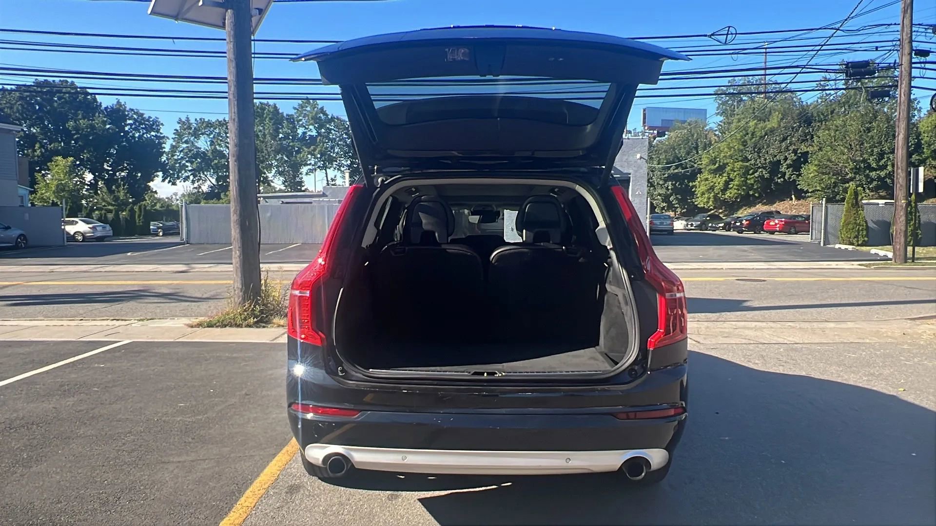 Used 2019 Volvo XC90 T5 Momentum image 10