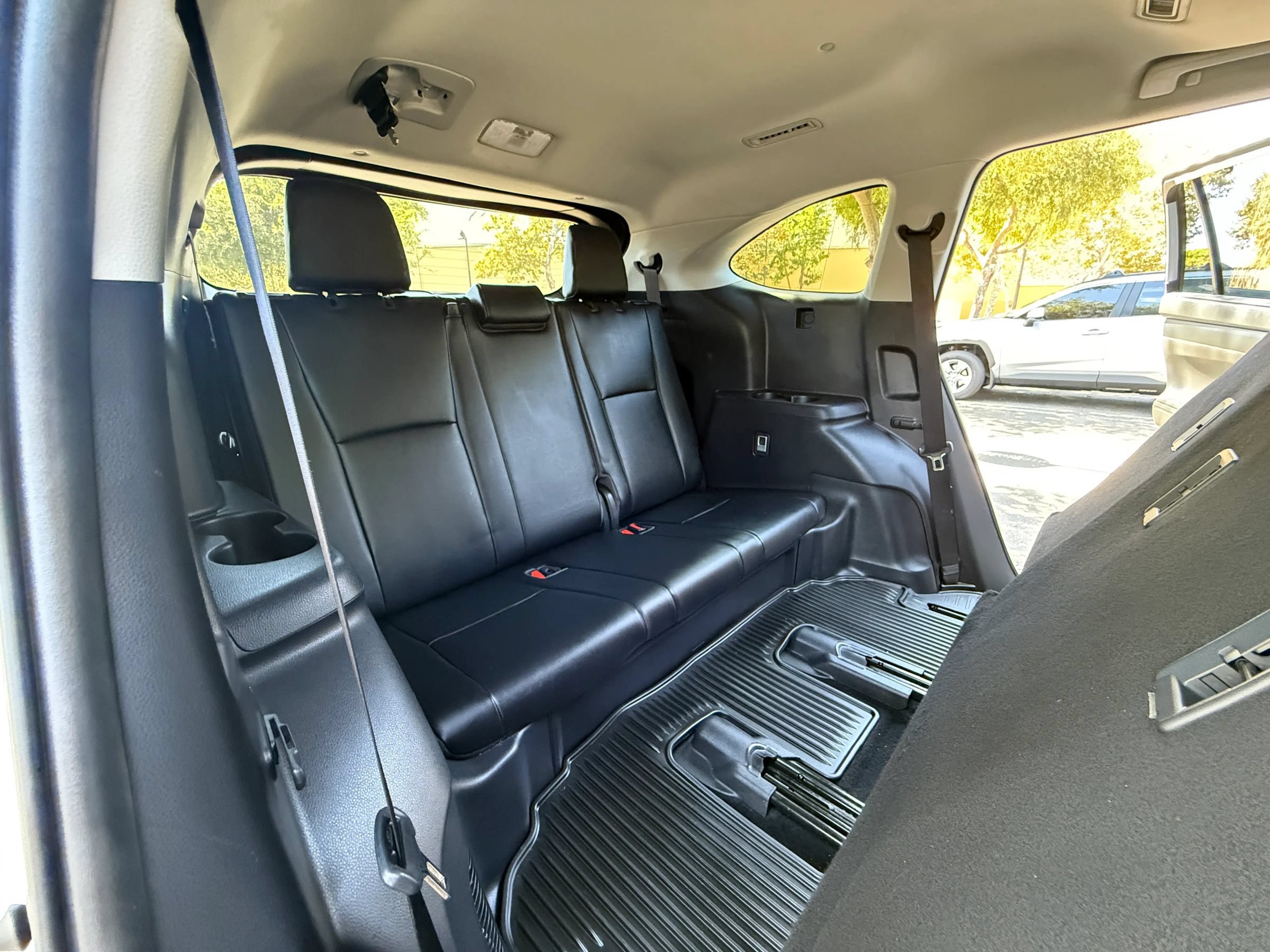Used 2022 Toyota Highlander XLE FWD image 21
