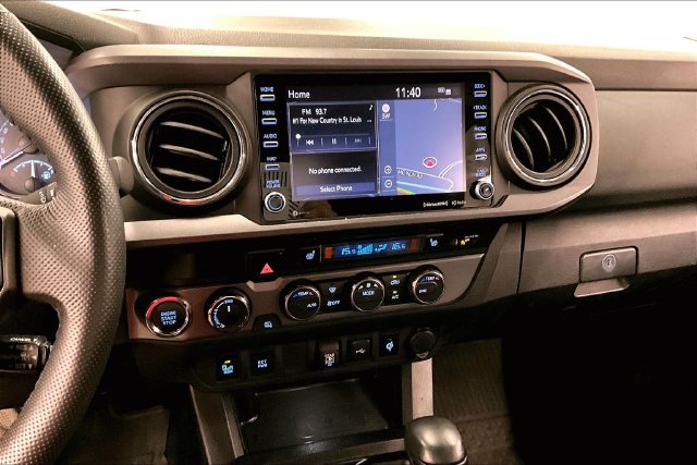 Used 2020 Toyota Tacoma TRD Off-Road AWD/4WD image 31