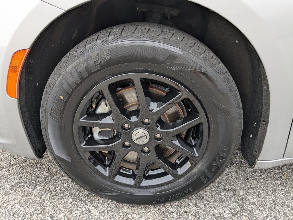 Used 2024 Chrysler Pacifica Touring-L FWD image 21