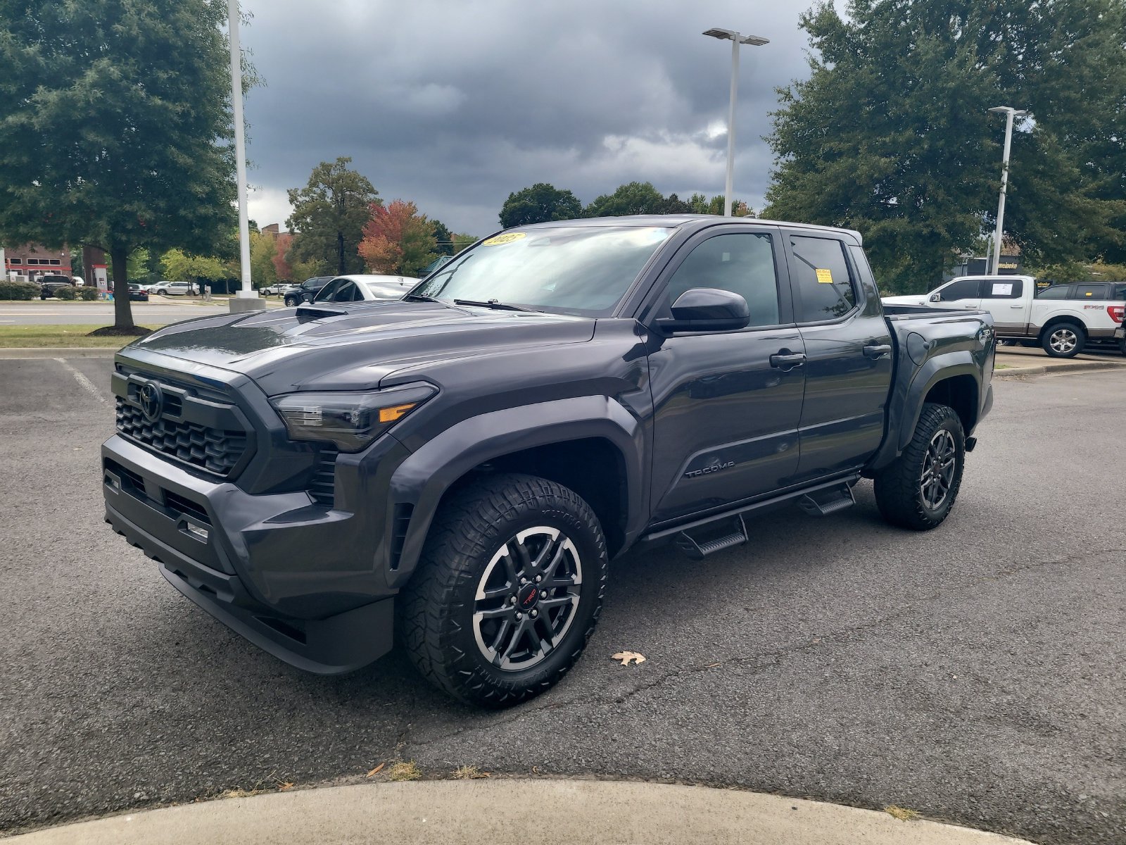 Used 2025 Toyota Tacoma TRD Sport AWD/4WD image 7