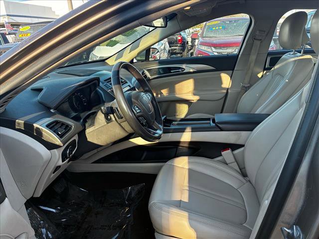 Used 2019 Lincoln MKZ Premiere image 16