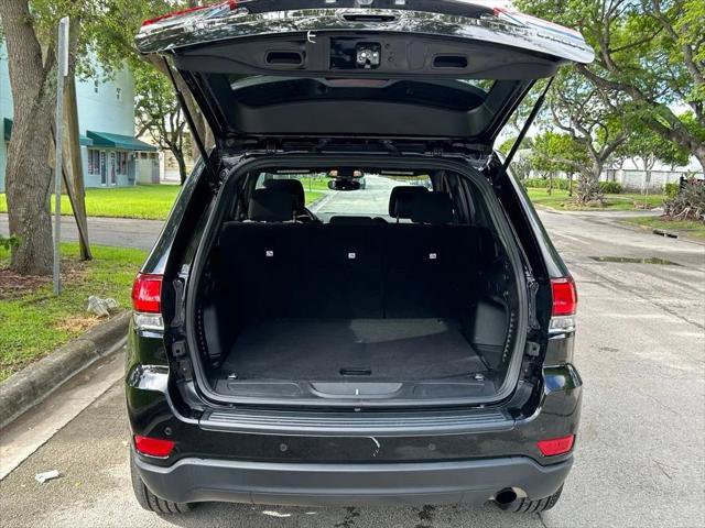 Certified 2022 Jeep Grand Cherokee Laredo E RWD image 35