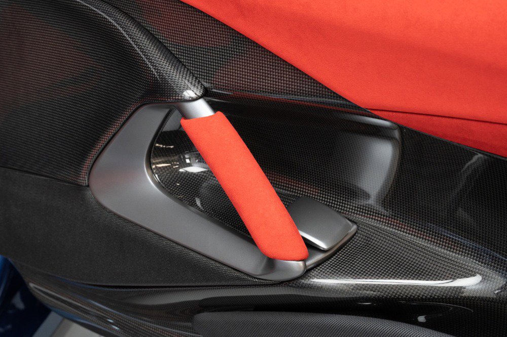Certified 2022 Ferrari 812 Competizione image 38