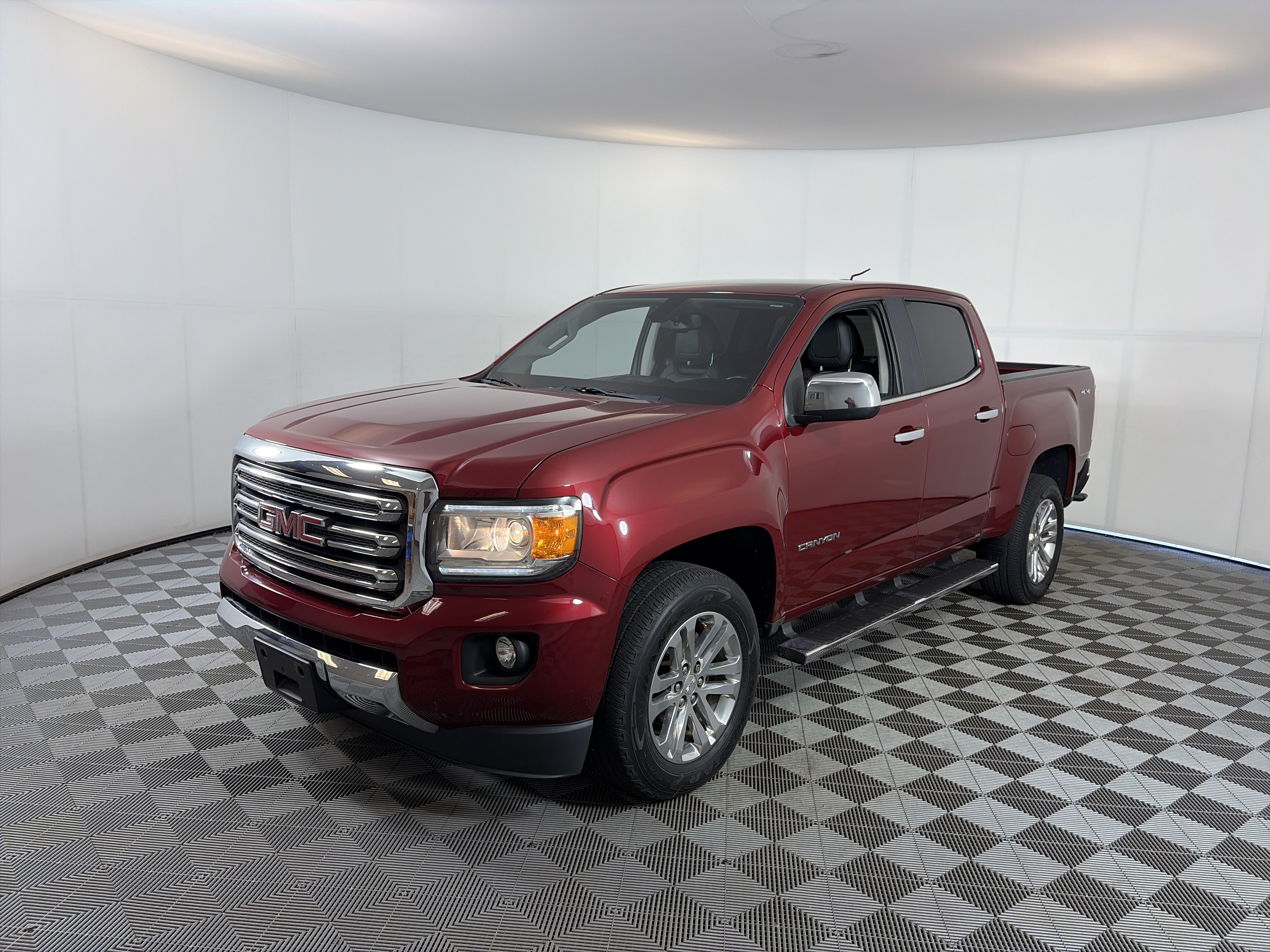 Certified 2020 GMC Canyon SLT w/ Trailering Package AWD/4WD image 2