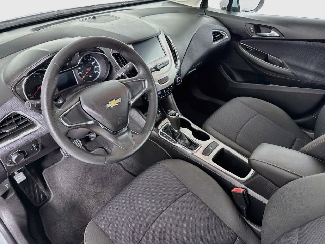 Used 2017 Chevrolet Cruze LS FWD image 15