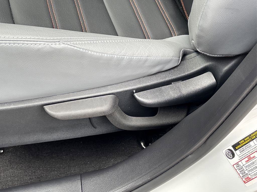 Used 2023 Nissan Kicks SR w/ SR Premium Package image 31