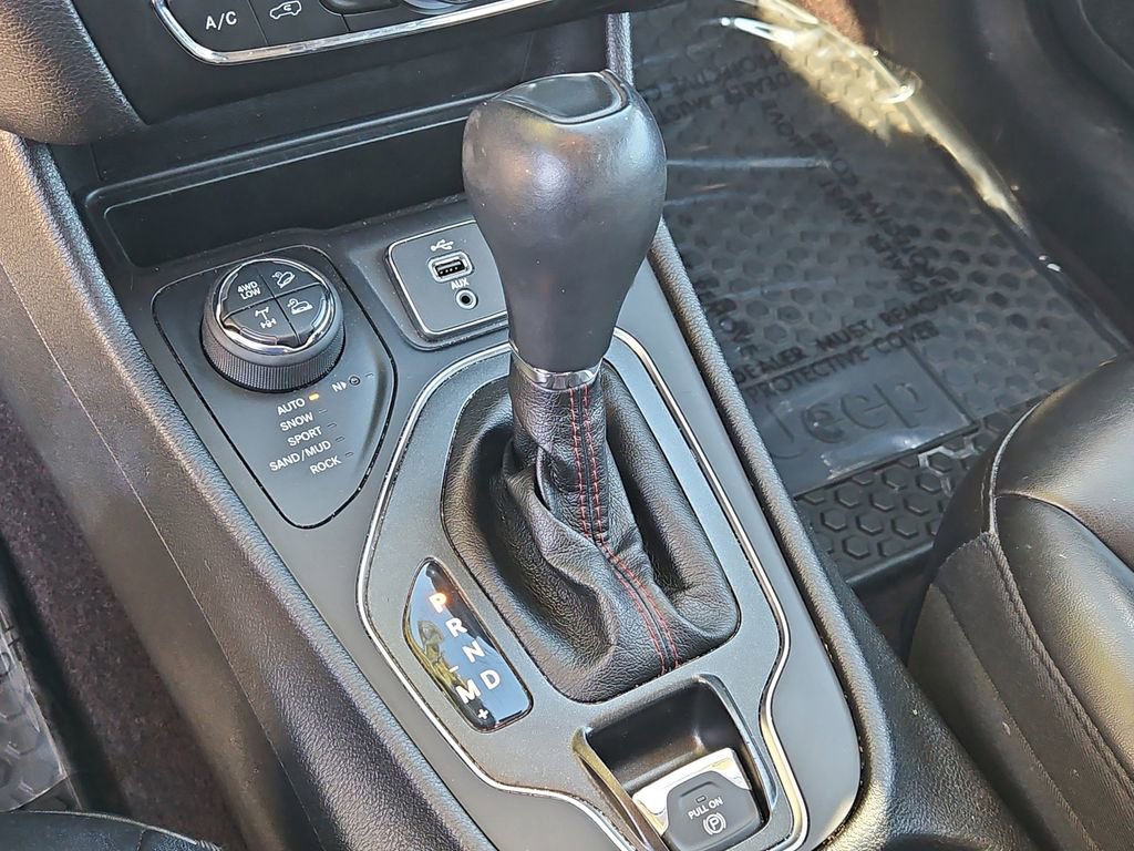 Used 2019 Jeep Cherokee Trailhawk w/ Trailer Tow Group image 28