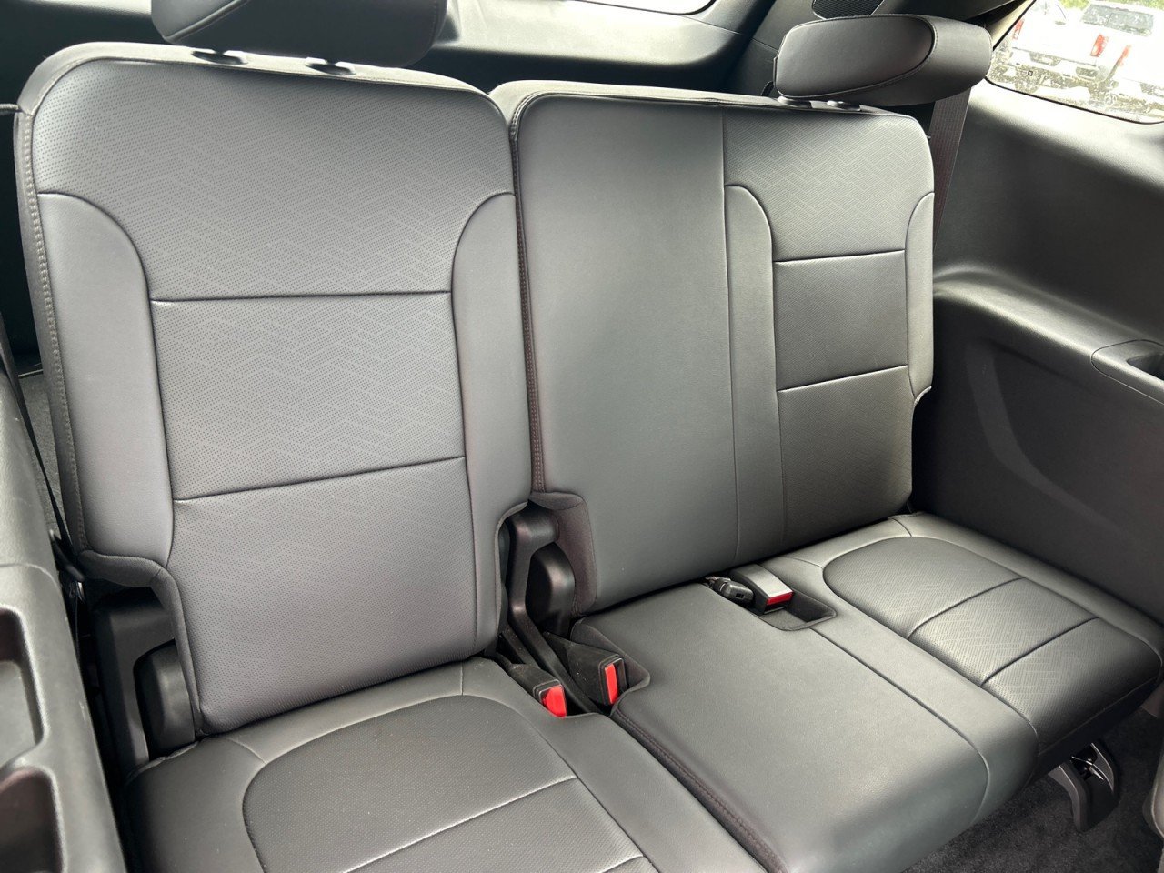 Used 2023 Chevrolet Traverse High Country w/ LPO, 'HIT The Road' Package FWD image 19