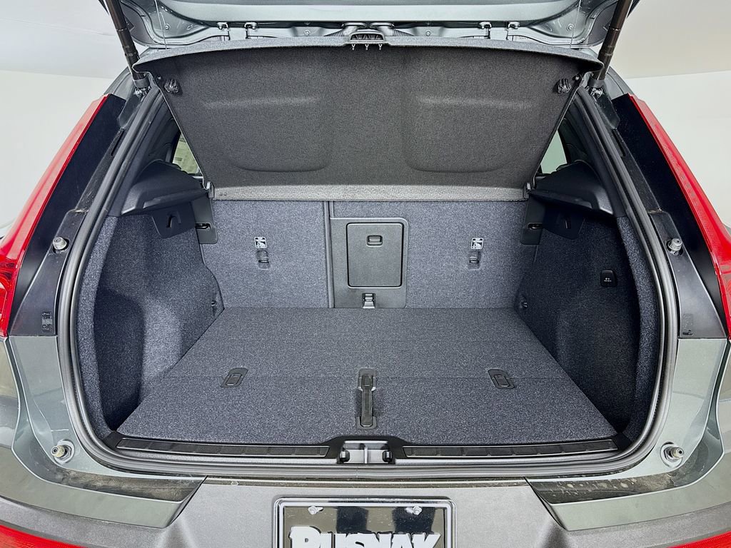 Used 2026 Volvo XC40 B5 Plus w/ Protection Package Premier image 27