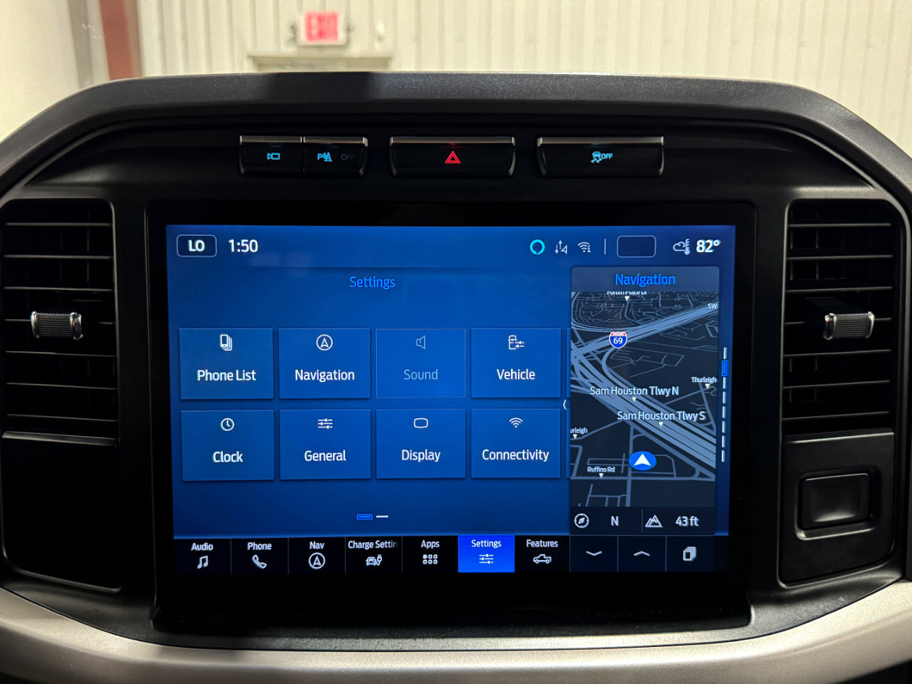 Used 2023 Ford F150 Lightning XLT image 39