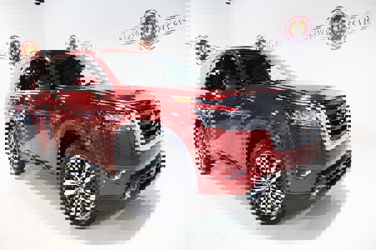 Used 2022 Nissan Pathfinder Platinum w/ Cargo Package image 8