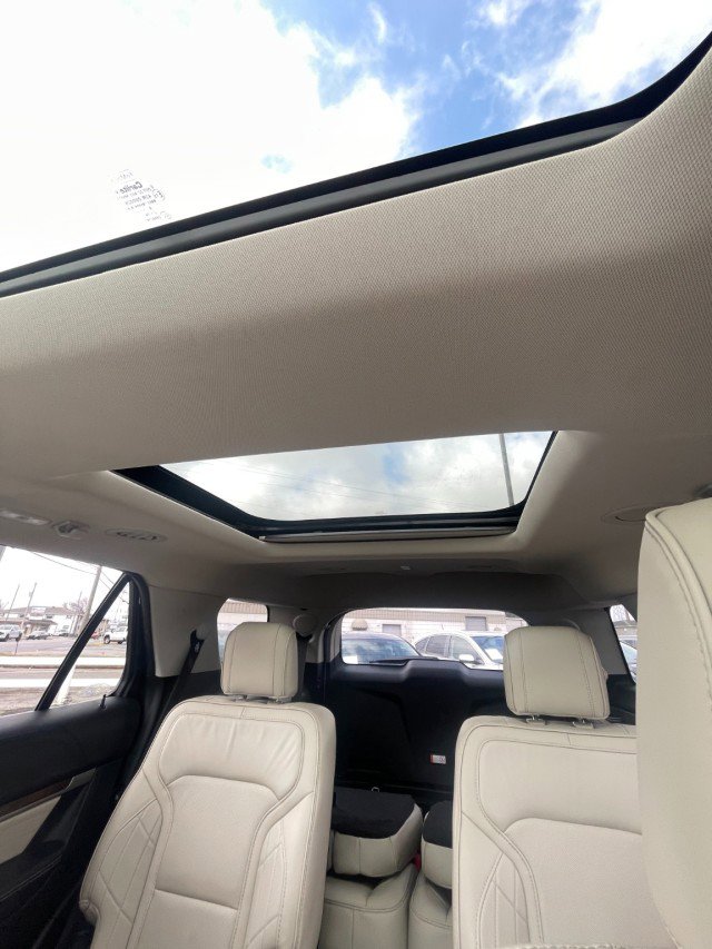 Used 2019 Ford Explorer Platinum image 43