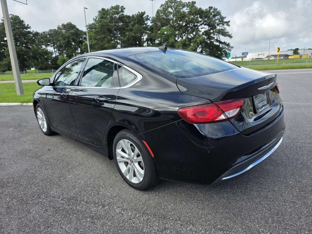 Used 2016 Chrysler 200 Limited w/ Anniversary Edition FWD image 4