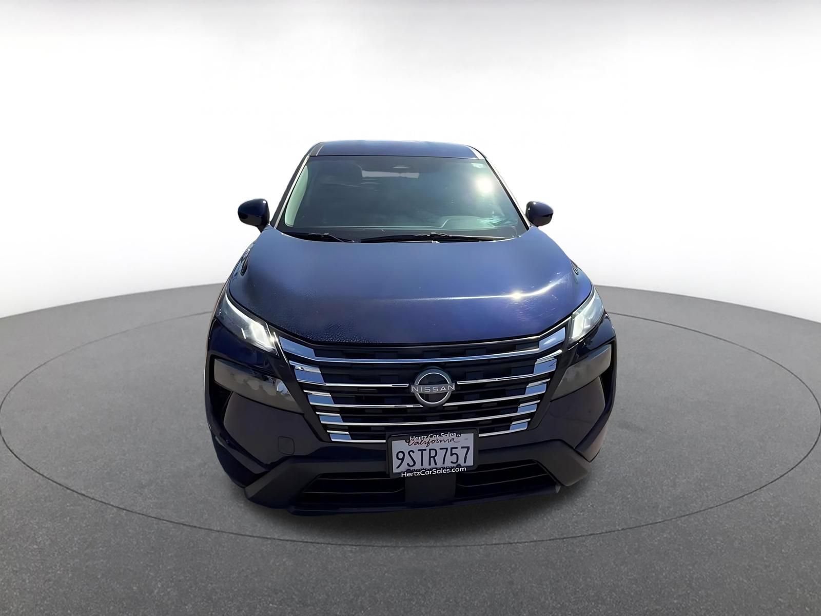 Used 2025 Nissan Rogue SV AWD/4WD image 4