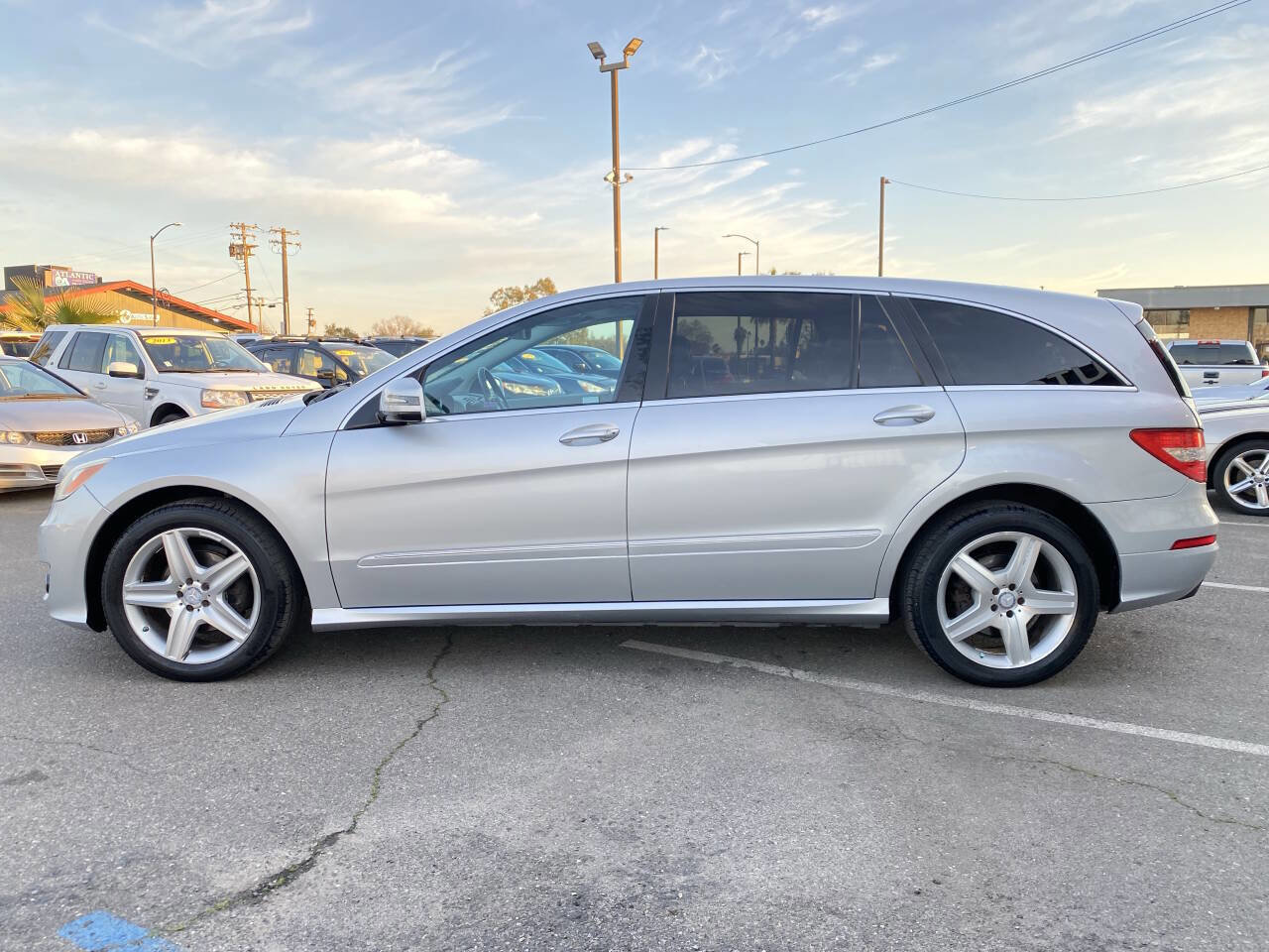 Used 2011 Mercedes-Benz R 350 4MATIC image 5
