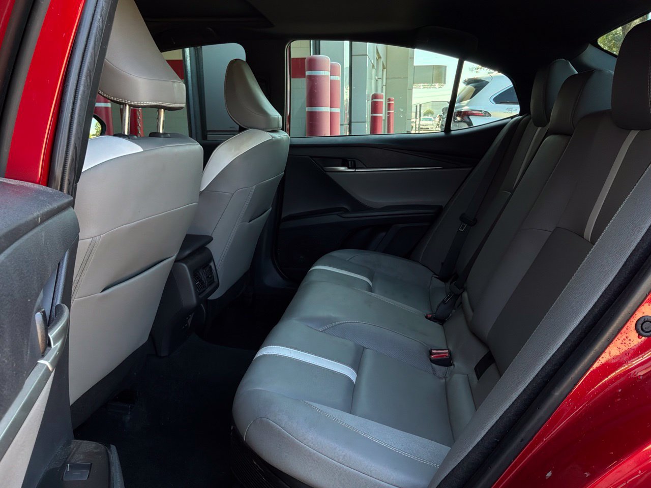 Used 2025 Toyota Camry SE w/ Convenience Package FWD image 12