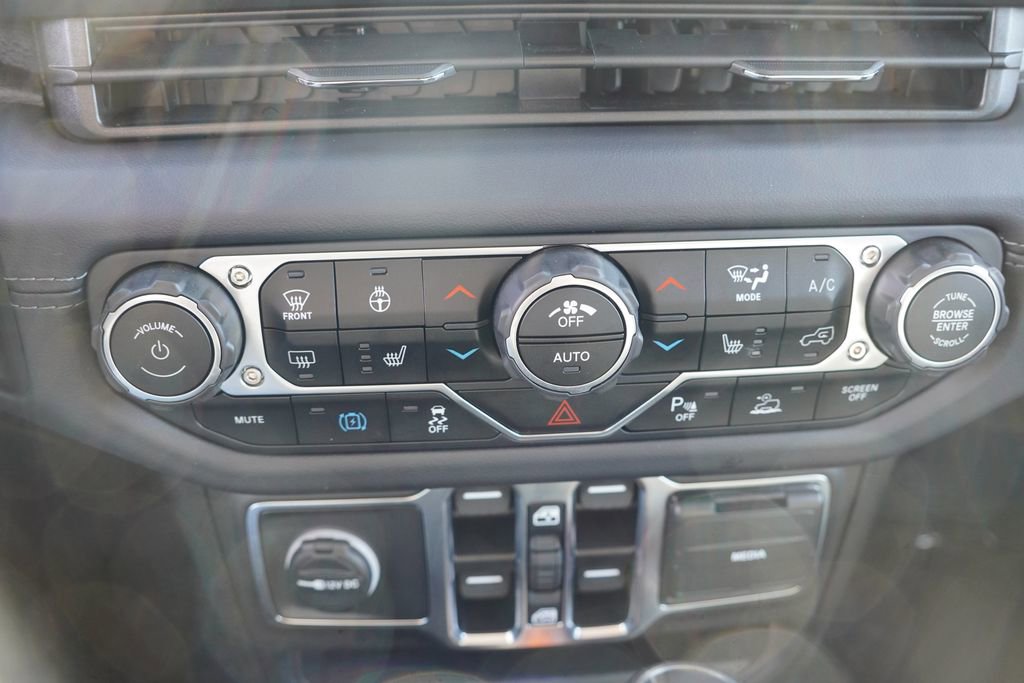 Certified 2025 Jeep Wrangler Unlimited Sahara w/ Safety Group image 25