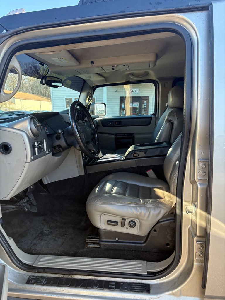 Used 2003 HUMMER H2 w/ Preferred Equipment Group image 10