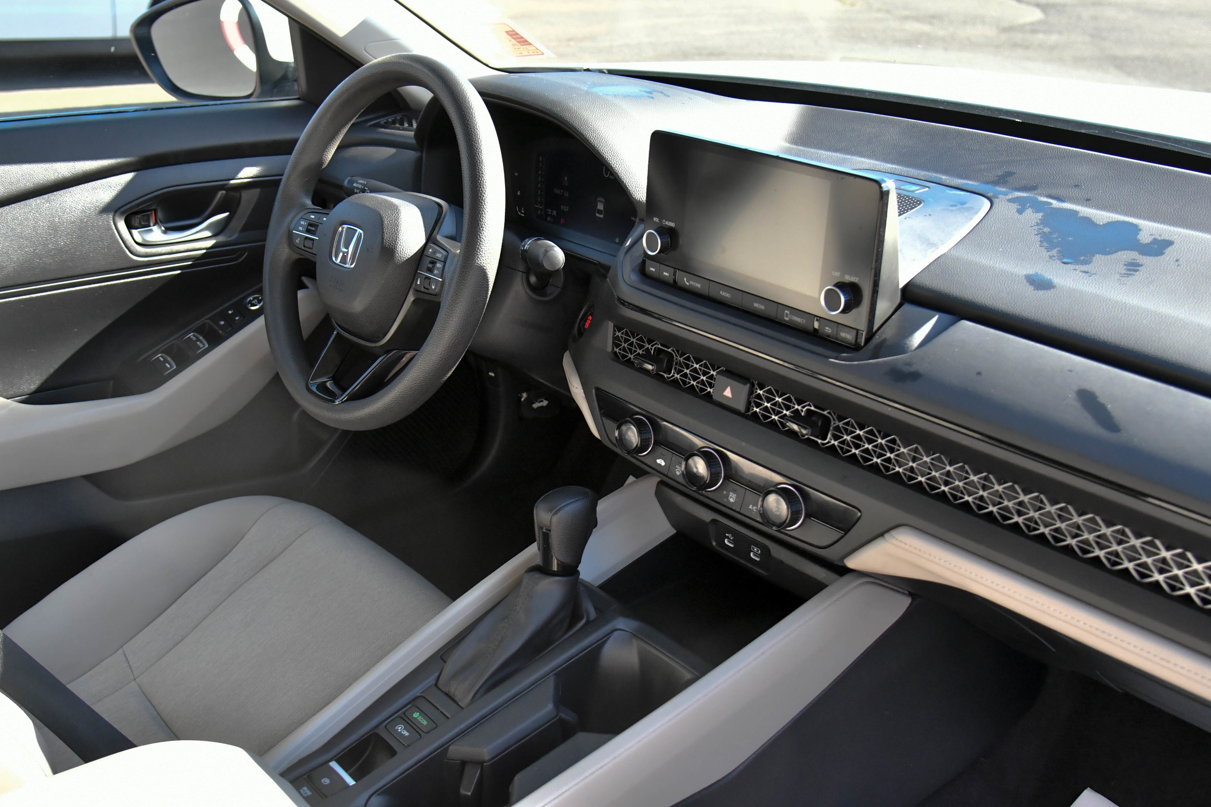 Used 2023 Honda Accord LX image 38