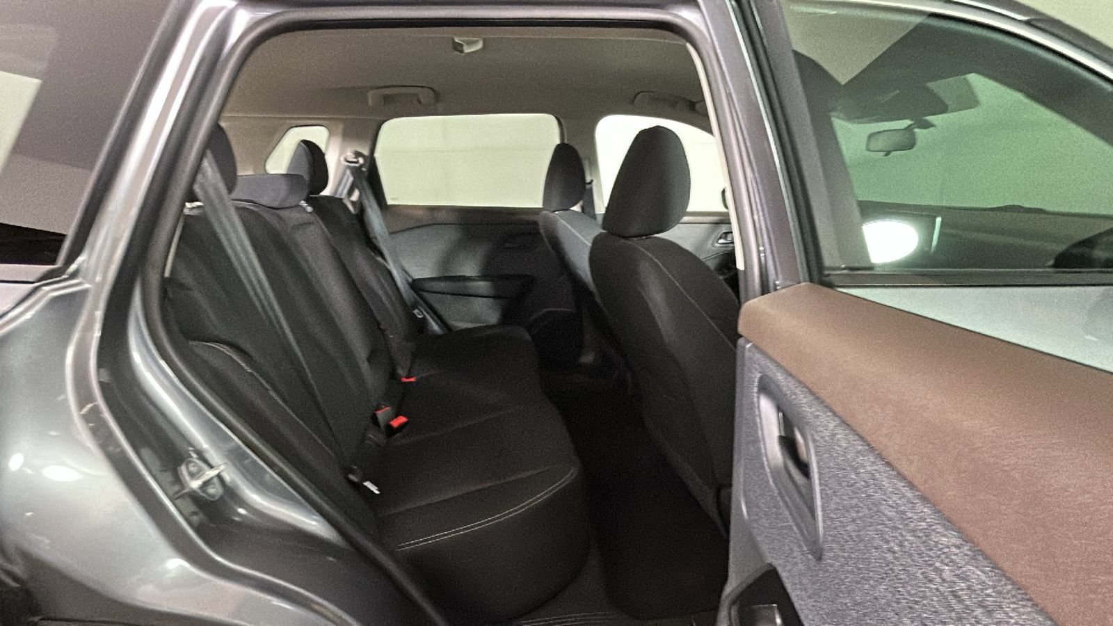 Used 2023 Nissan Rogue FWD image 31