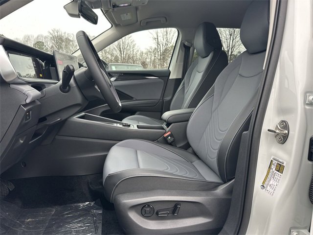 New 2026 Volkswagen Tiguan SE image 12