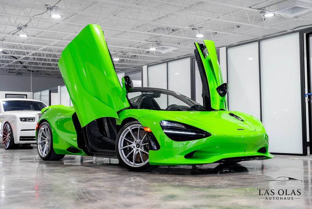 Used 2026 McLaren 750S Spider RWD image 7