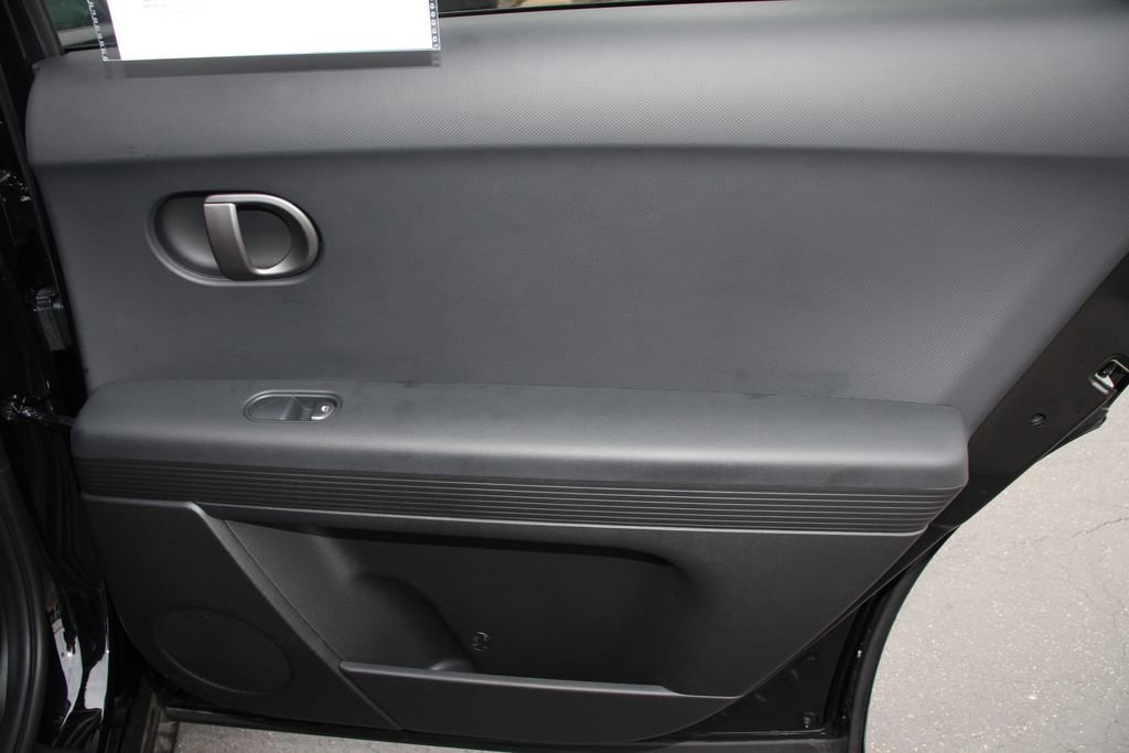 Used 2025 Hyundai Ioniq 5 SE image 27