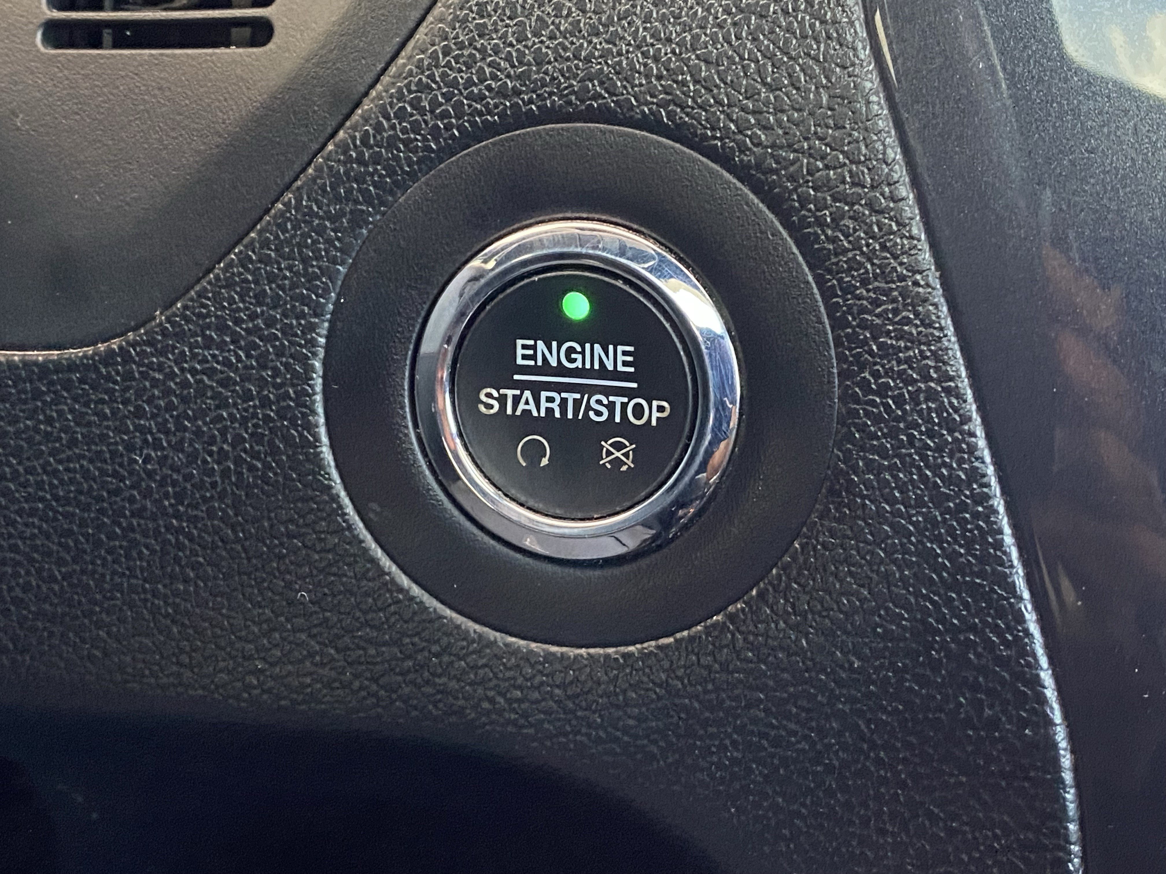 Used 2019 Ford Explorer Limited w/ Ford Safe & Smart Package AWD/4WD image 15