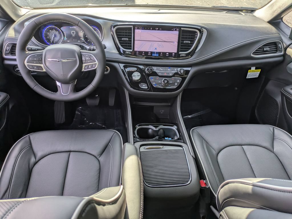 New 2026 Chrysler Pacifica Limited FWD image 28