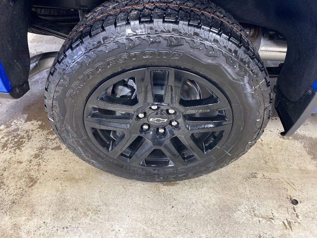 New 2026 Chevrolet Silverado 1500 Custom w/ Turbomax Blackout Package AWD/4WD image 8