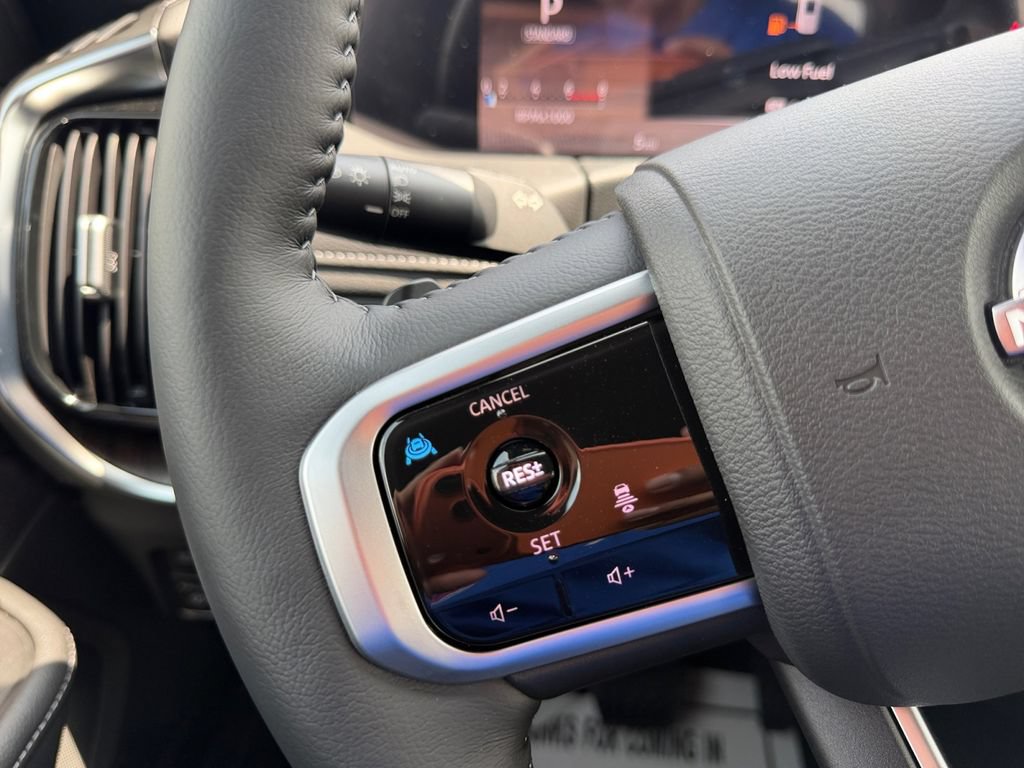 New 2026 Nissan Armada SL w/ Captain's Chari Seat Package AWD/4WD image 22