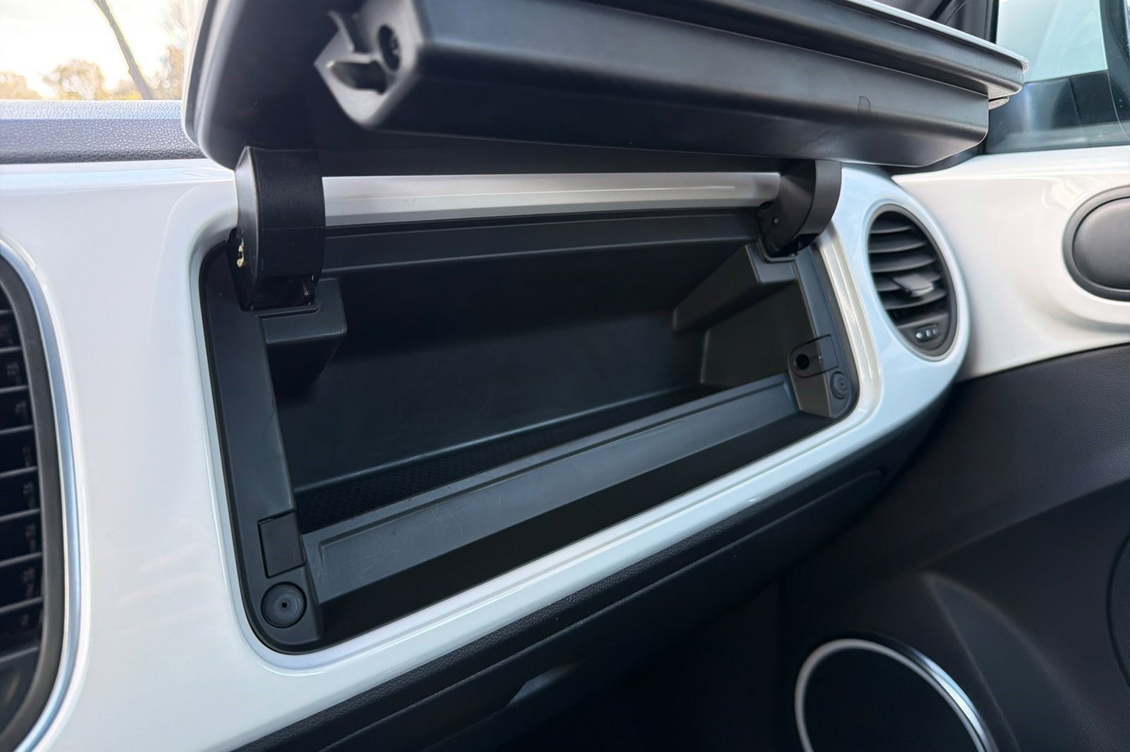 Used 2012 Volkswagen Beetle 2.5 image 35