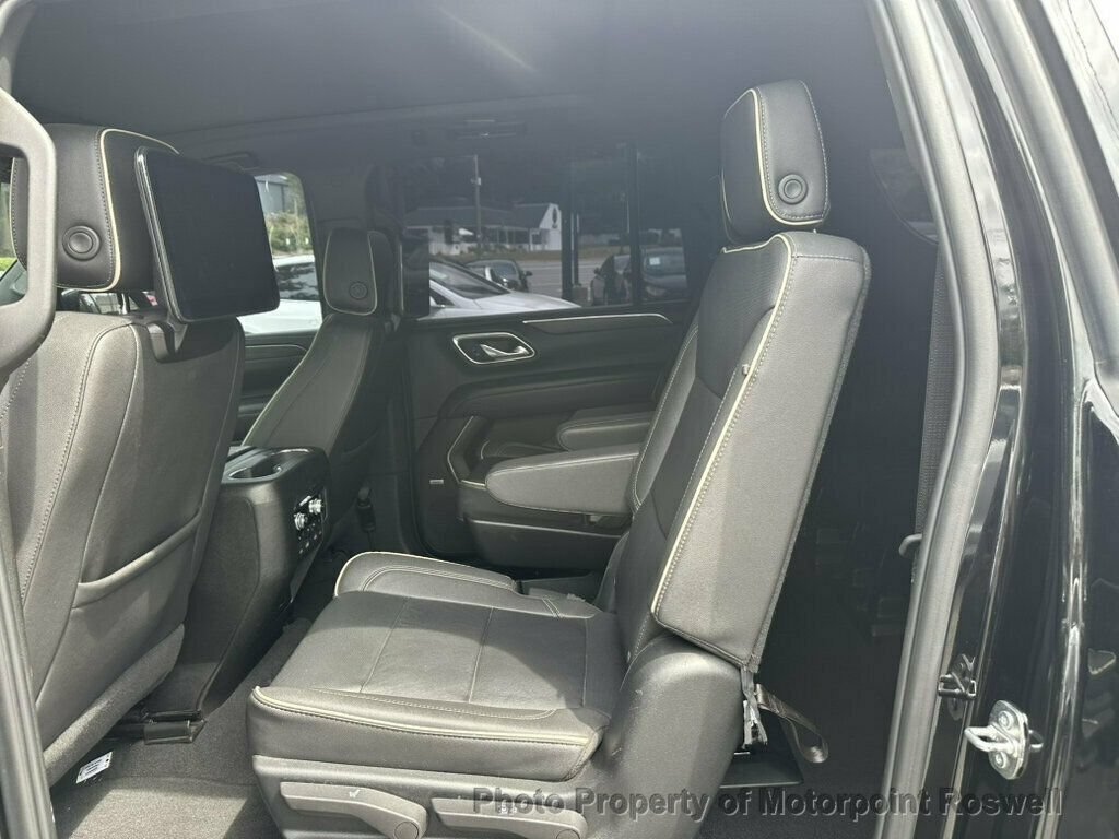 Used 2023 GMC Yukon XL SLT w/ SLT Premium Package RWD image 17