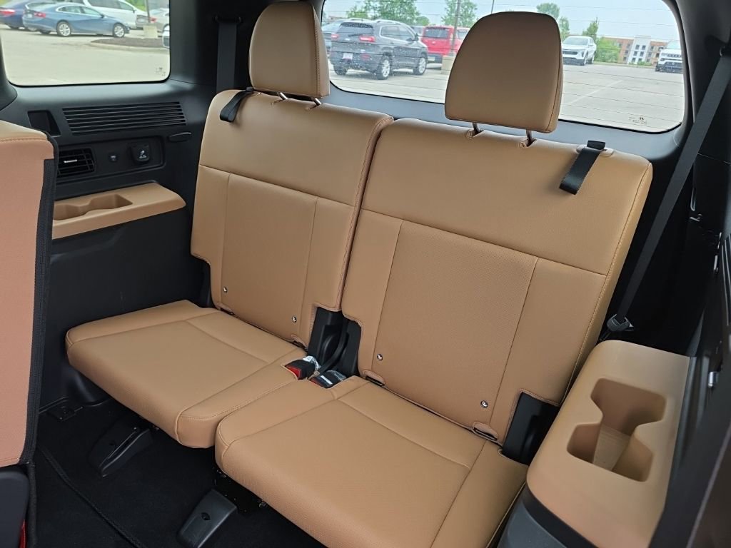 Used 2025 Hyundai Santa Fe Limited FWD image 19