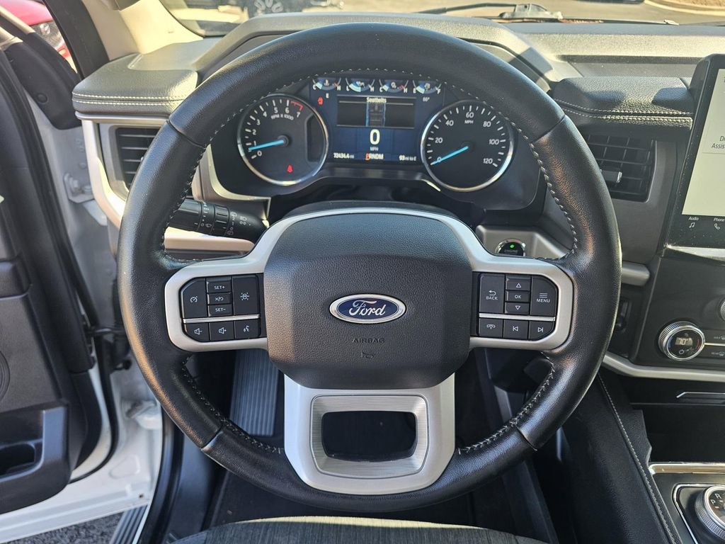 Used 2022 Ford Expedition XLT image 15