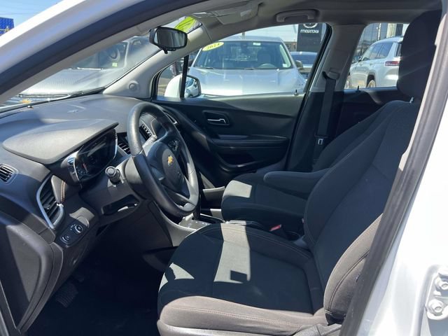 Used 2021 Chevrolet Trax LS AWD/4WD image 15