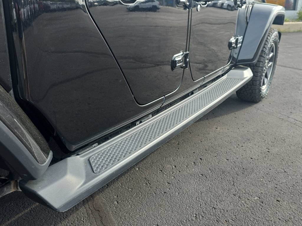Used 2020 Jeep Gladiator Overland AWD/4WD image 13