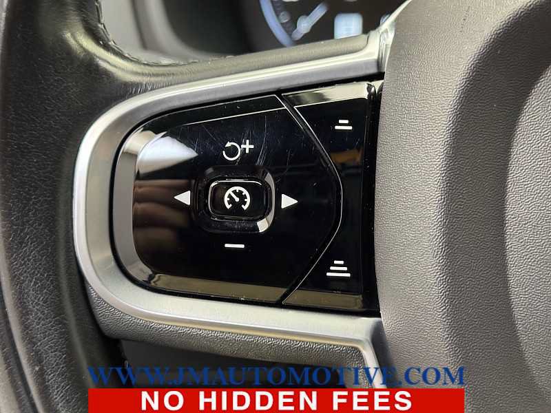 Used 2020 Volvo XC90 T6 Momentum AWD/4WD image 40